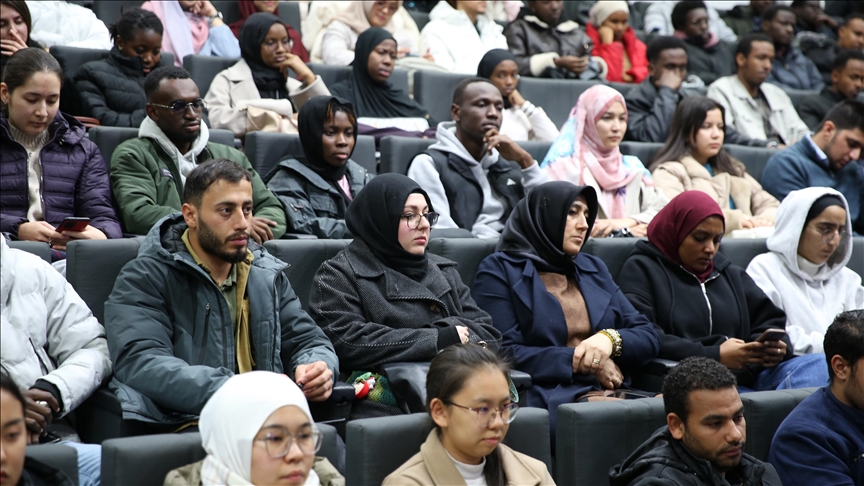 Yabancı üniversite öğrencileri Mevlana'yı Konya'da yakından tanıma imkanı buluyor