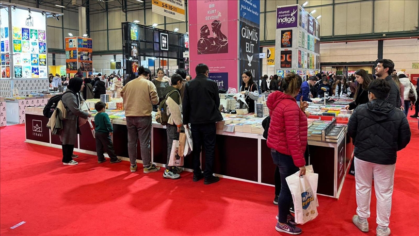 "42. Uluslararası İstanbul Kitap Fuarı" başladı