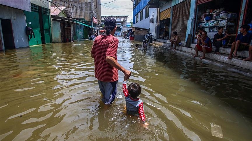 U poplavama u Indoneziji i Šri Lanki više od 2.000 mrtvih i nestalih, skoro četiri miliona pogođenih