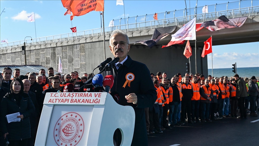 Bakan Uraloğlu: Türkiye Yüzyılı vizyonuyla yatırım, istihdam, üretim ve ihracat odaklı büyüme stratejimizi sürdürüyoruz