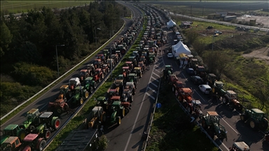 Greek farmers block Thessaloniki port amid nationwide protests about aid delays