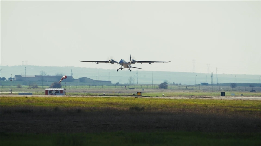 Bayraktar AKINCI'dan fırlatılan TÜBİTAK SAGE'nin milli mühimmatları hedefi tam isabetle vurdu
