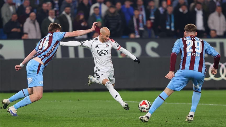 قدم.. التعادل الايجابي يحسم لقاء الكبار بشيكطاش وطرابزون سبور