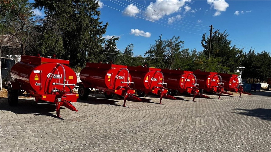 Kırklareli\'nde bir muhtarın talebiyle 179 köye yangınlarla mücadele için su tankeri alındı