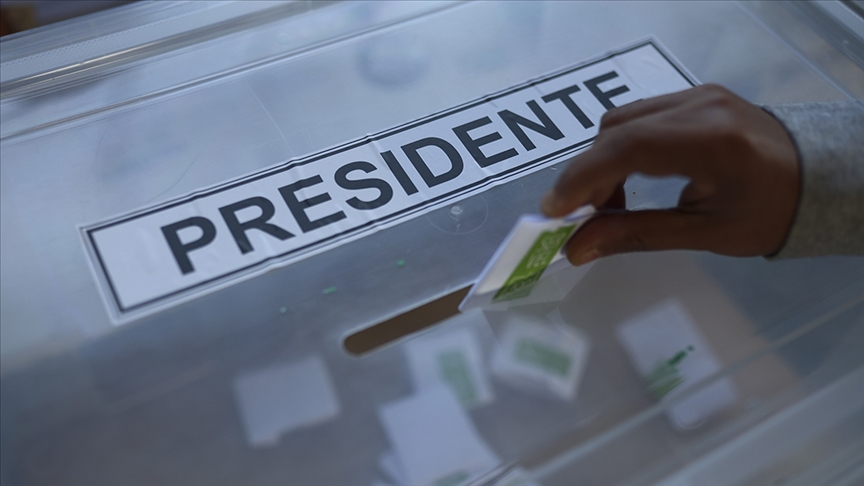 Şili\'de halk, devlet başkanı seçiminin ikinci turu için sandık başında