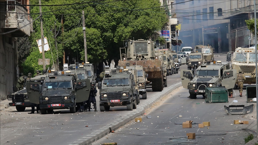 الضفة.. الجيش الإسرائيلي يقتل طفلا فلسطينيا ويحتجز جثمانه