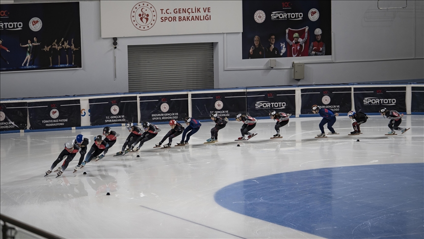 Short Track Milli Takımı, bayrak takımıyla Avrupa Şampiyonası’nda madalya peşinde