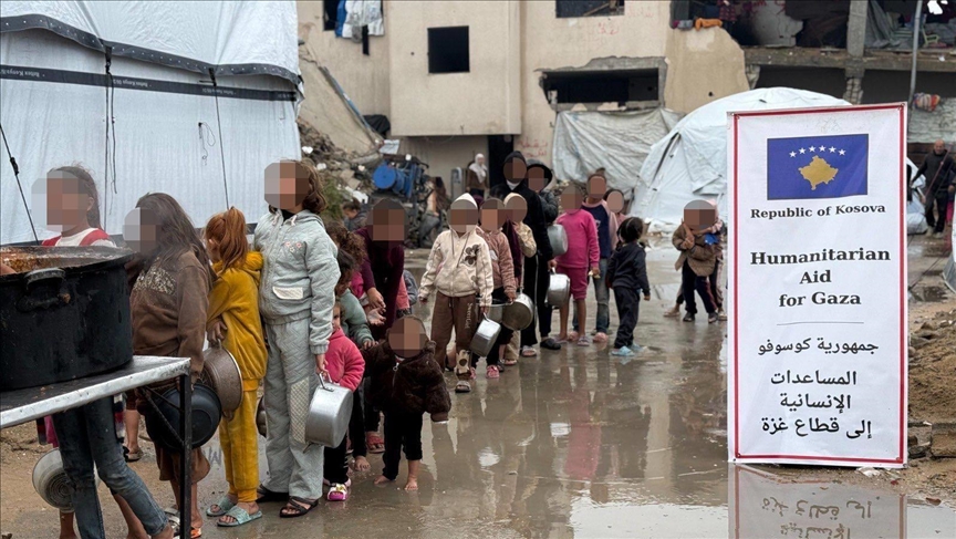 Banorët e Gazës pranuan ndihmat humanitare të dërguara nga Kosova