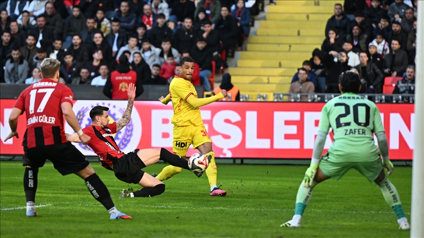 Göztepe, deplasmanda Gaziantep FK\'yi 1-0 yendi