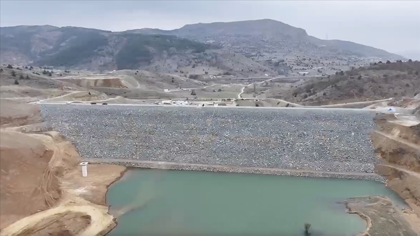 Gümüşhane\'deki Ünlüpınar Barajı ile Bayburt\'taki Yelpınar Göleti\'nde su tutulmaya başlandı