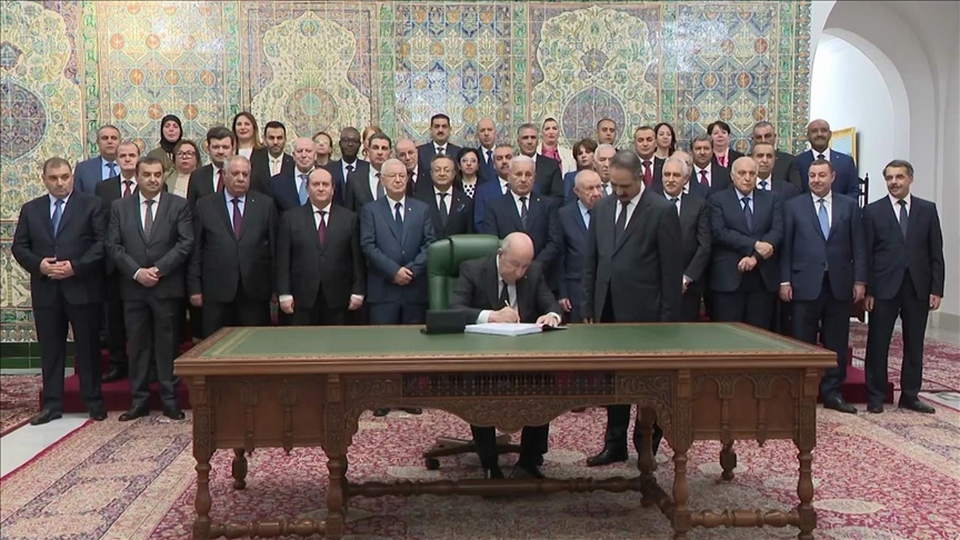 الجزائر.. تبون يوقع أكبر موازنة بتاريخ البلاد لعام 2026 