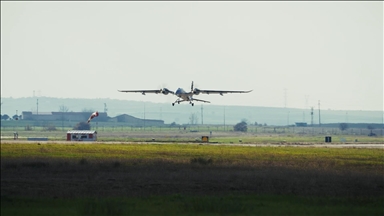 Bayraktar AKINCI'dan fırlatılan TÜBİTAK SAGE'nin milli mühimmatları hedefi tam isabetle vurdu