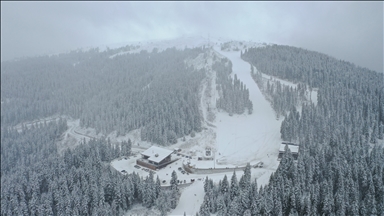 Yurduntepe Kayak Merkezi'nde kar yağışı etkili oldu