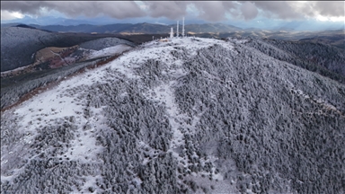 Samsun'da 1650 rakımlı Dürtmen Dağı'nda kar etkili oldu