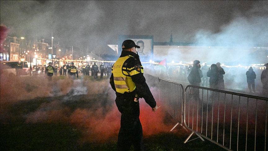 Holandë, arrestohen 22 persona në protestën kundër performancës së këngëtarit të ushtrisë izraelite