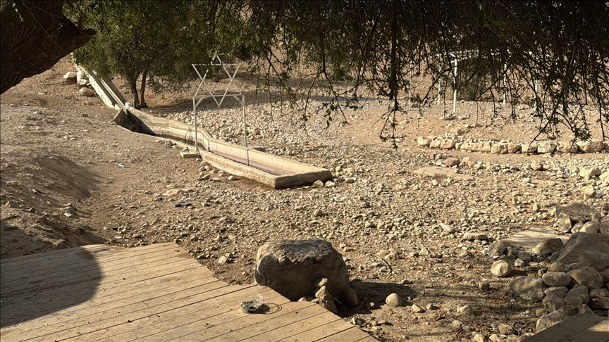 New Israeli barrier in Jordan Valley to deprive Palestinians of farmland, water