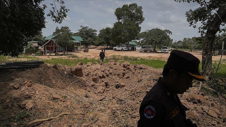 كمبوديا تعلن مقتل 12 شخصا ونزوح مئات الآلاف جراء الاشتباكات مع تايلاند