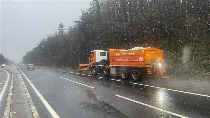Bolu Dağı'nda kar yağışı başladı