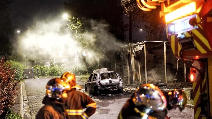 France : Le ministre de l’Intérieur et le ministre de l’Éducation à Dijon après l’incendie du collège Champollion