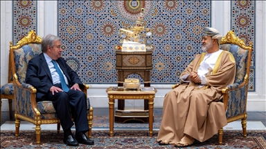 مسقط.. سلطان عمان يبحث مع غوتيريش الشأن الإقليمي
