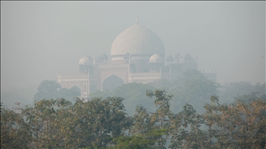 Dense fog amid toxic pollution disrupts air traffic in Indian capital