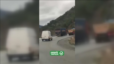 Artvin'de hatalı sollama anı sosyal medyada paylaşılan sürücüye ceza kesildi