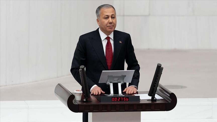 Wezîr Alî Yerlîkaya: 103 mensûbên rêxistina terorê ji dervayî welêt hatin û teslîmî hêzên me yên ewlehiyê bûn