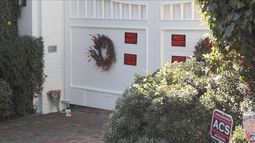 Hollywood filmmaker Rob Reiner's son taken into custody, charged with his parents' murder