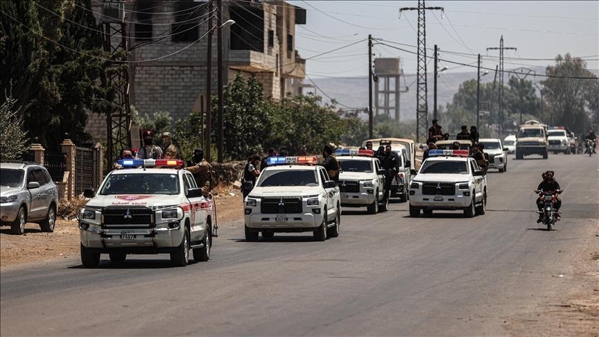 سوريا.. انفجار قنبلة بسيارة تابعة لوزارة الدفاع في دير الزور