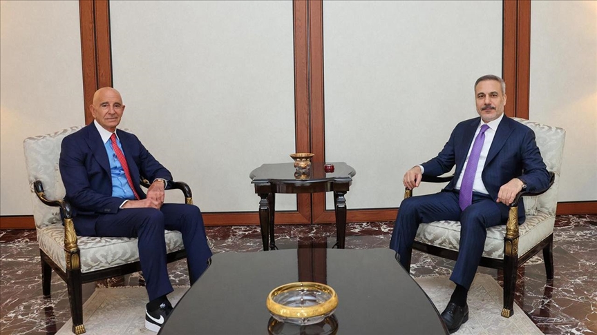 Глава МИД Турции встретился в американским послом Барраком