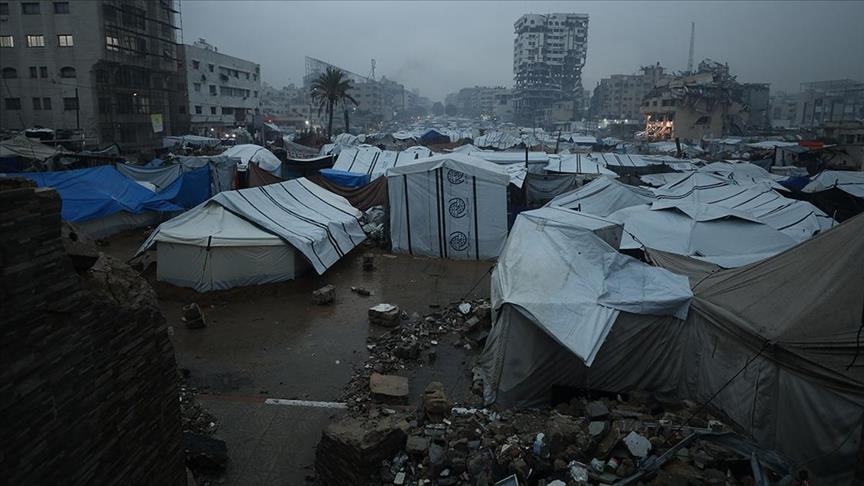 Shirat e rrëmbyeshëm përmbytin spitalin e Gazës  rrëmbejnë mijëra tenda të palestinezëve të zhvendosur