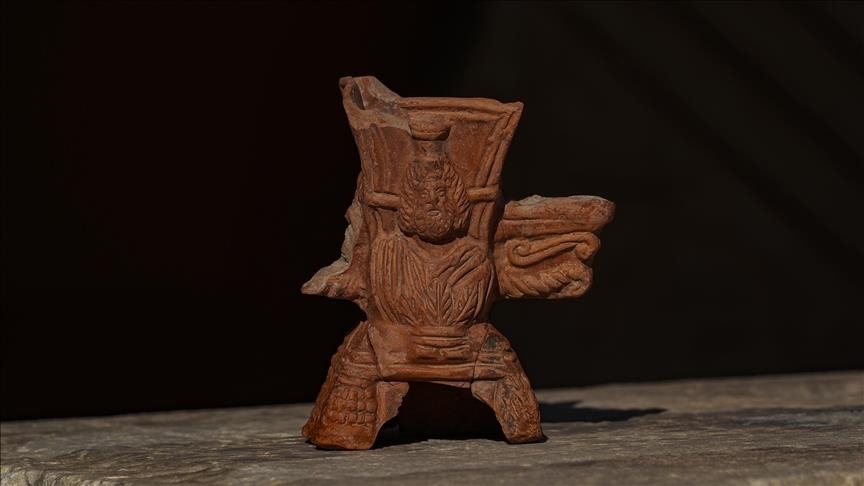 أفسس التركية.. اكتشاف مبخرة تحمل نقش "الإله المصري سيرابيس"