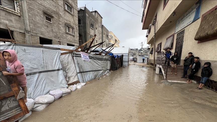 منخفض غزة.. مقتل فلسطيني بانهيار مبنى متضرر من الإبادة الإسرائيلية 