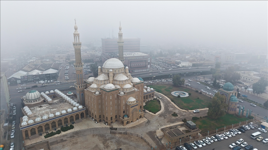 تەمێکی چڕ ھەولێری داپۆشیووە و گەشتە ئاسمانییەکانی ھەڵوەشاندووەتەوە