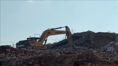 جرافات إسرائيلية تهدم منزلين وصالة مناسبات في القدس ورام الله 