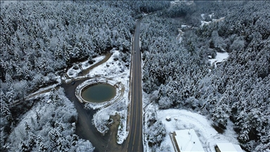 Yurdun bazı kesimleri karla beyaza büründü