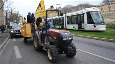 Nastavlja se protest: Francuski poljoprivrednici blokirali više autoputeva 