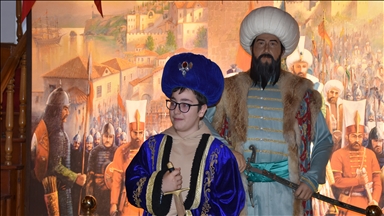 Padişahların hayatını Kanuni Sultan Süleyman Osmanlı Kültür Evi'nde öğreniyorlar