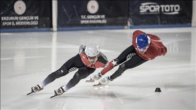 Milli sürat patenciler Furkan ve Denis, kış olimpiyatlarında Türkiye'yi temsil edecek