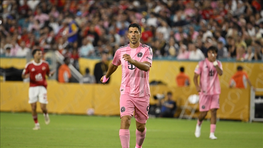 قدم.. الأوروغواياني لويس سواريز يوقع عقدا جديدا مع إنتر ميامي