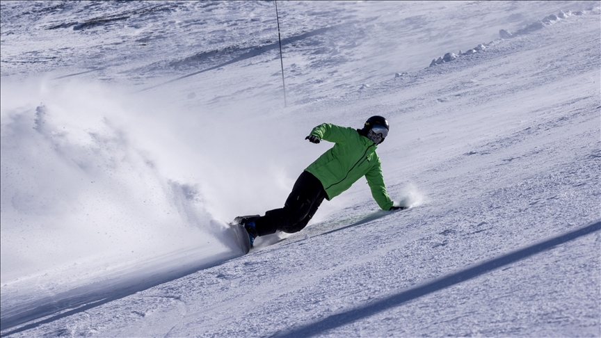 Palandöken Kayak Merkezi\'nde kayak sezonu yarın resmi olarak başlayacak