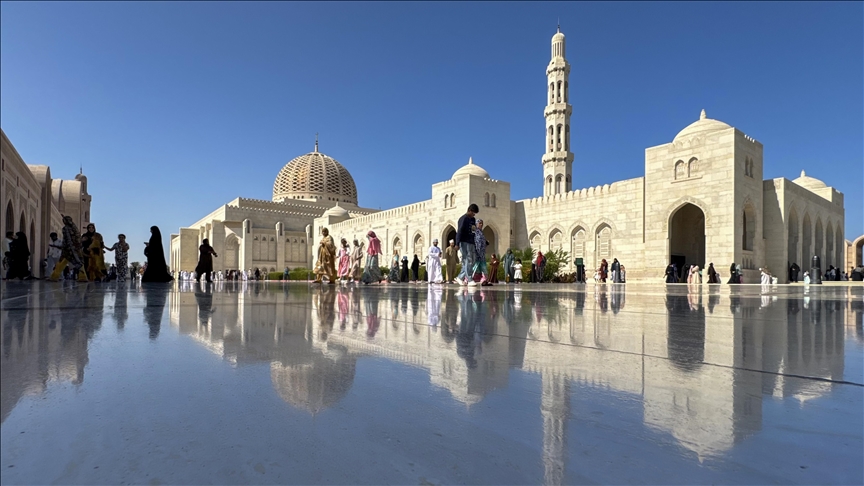 Omani tërheq mijëra turistë me historinë dhe vlerësimin e lartë të sigurisë