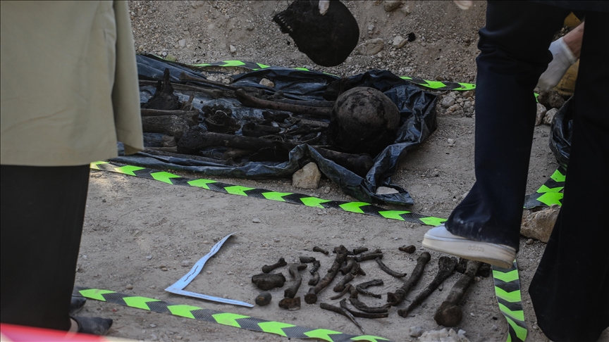 Gjendet varr masiv në ish-selinë e sigurisë shtetërore në veri të Sirisë