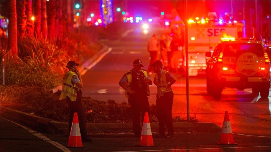 Sulmuesi në Australi akuzohet për 59 vepra penale, përfshirë terrorizëm dhe 15 akuza për vrasje