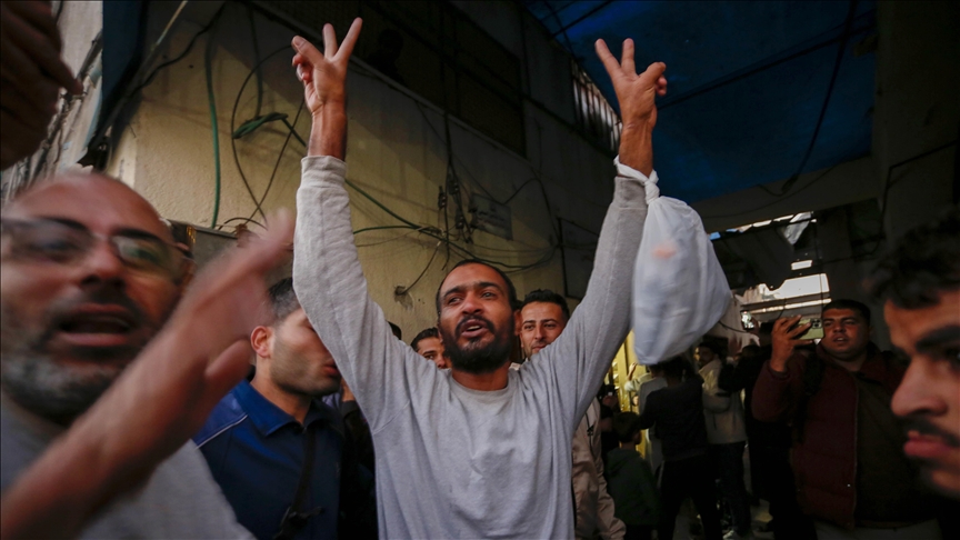 İsrail tarafından serbest bırakılan 11 Filistinli esir Gazze Şeridi\'ne getirildi