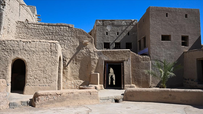 Оман привлекува илјадници туристи со историјата и безбедноста