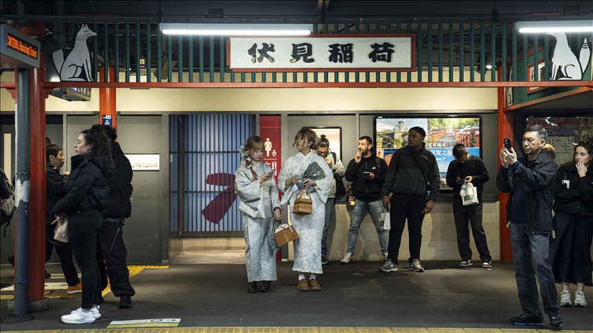 Stili i veshjes Kimono  një traditë e gjallë në Japoni