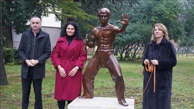 Otkriven kip Brucea Leeja u Mostaru