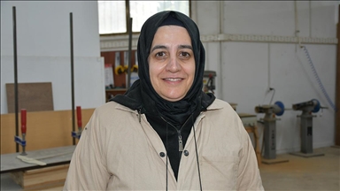 Ortaokul ve liseyi açık öğretimde okuyan kadın, kızından ilham alarak üniversiteli oldu