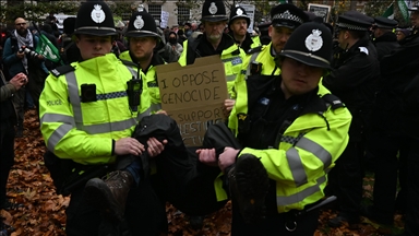 İngiliz polisi, antisemitik slogan ve protestolara karşı daha sert önlemler almayı planlıyor